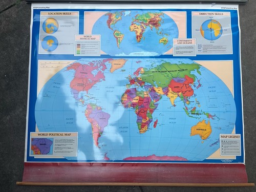 Vtg world map pull - map,